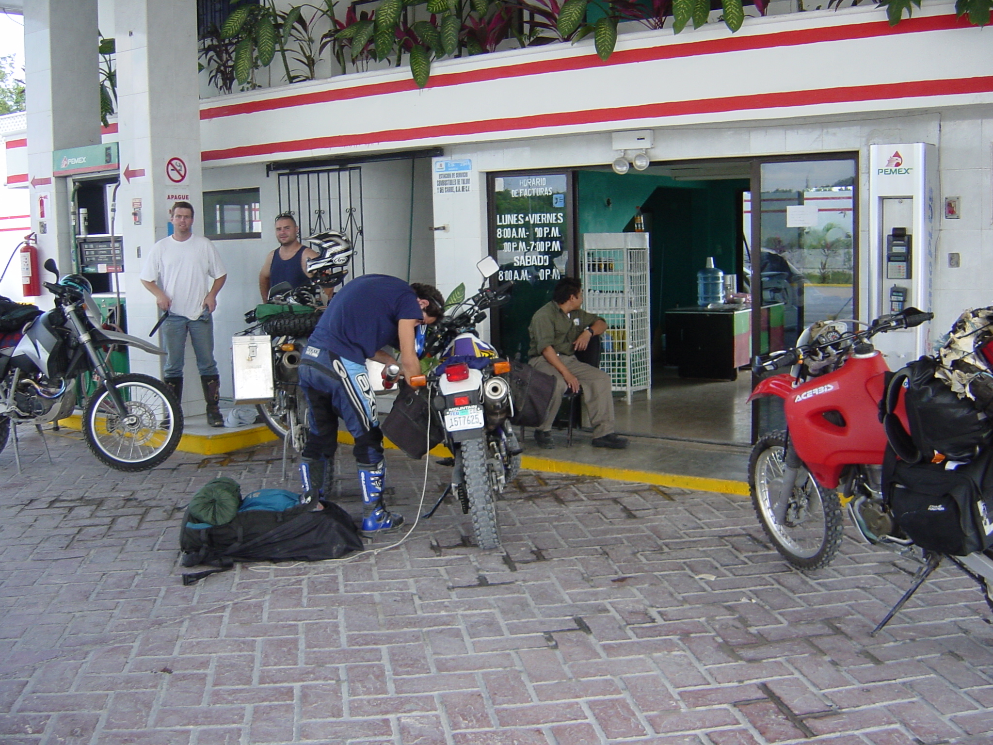 Israeli guys we meet doing the same trip - Tal (DR650) and Olmed (XR659R) 