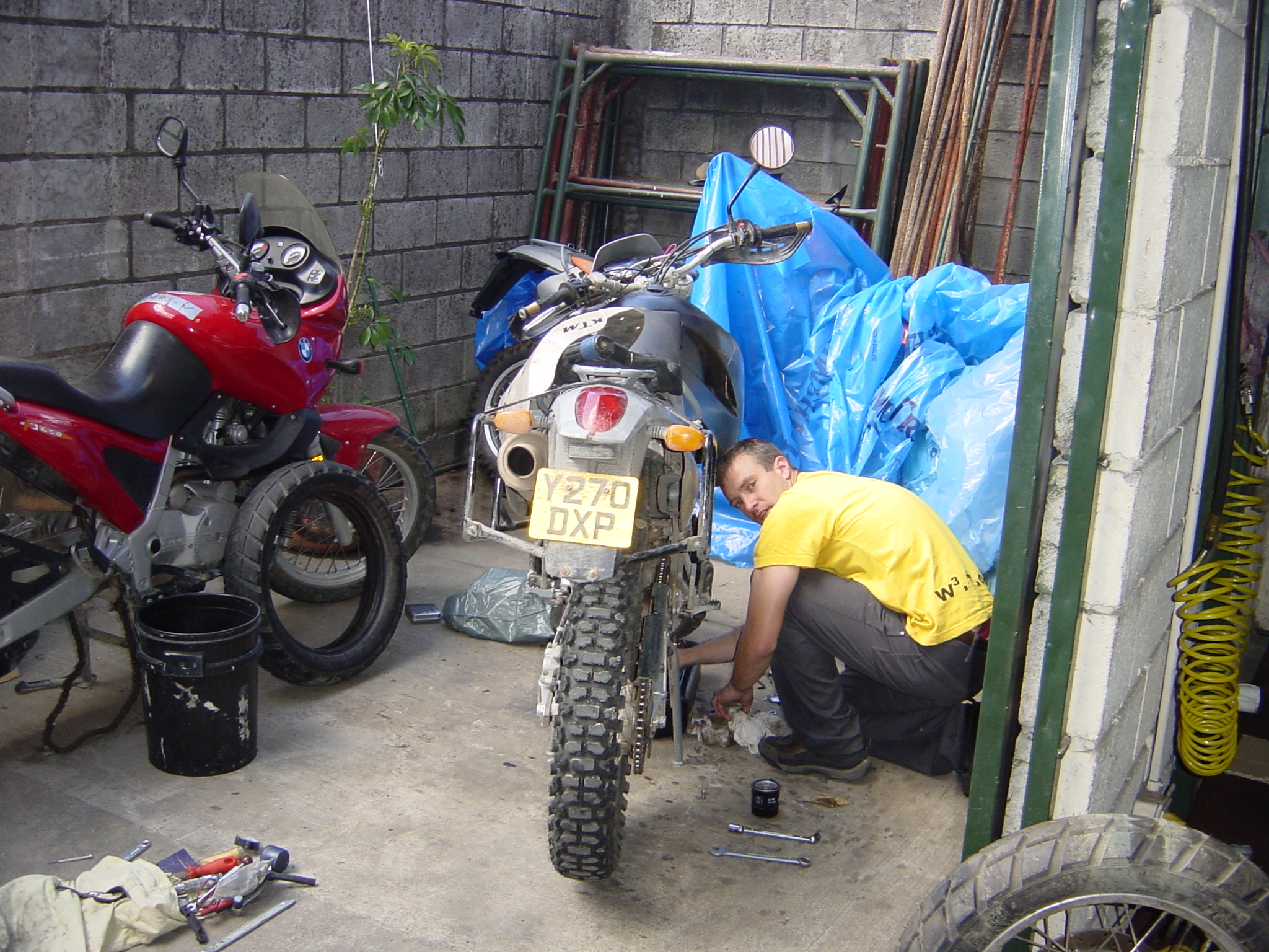 Doing our 3000 mile service at the KTM dealership in San Jose beats doing it in the hotel carpark. 