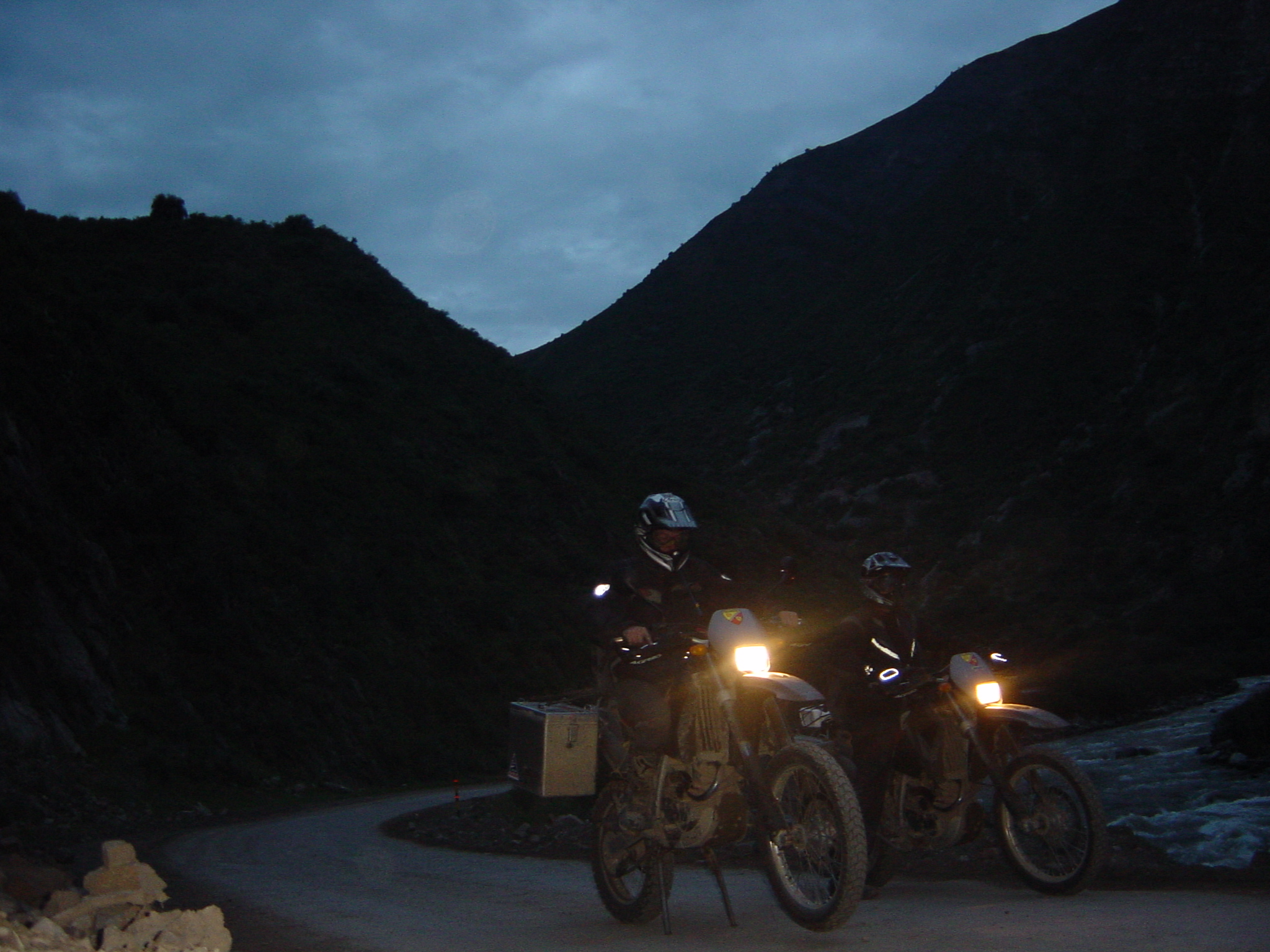 That's us riding in the morning light — yes everyone, 5:15 am. 