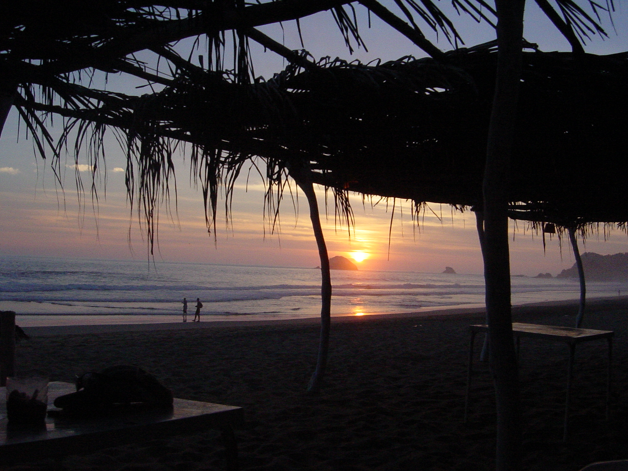 For some reason this combination of beach, sunset & beer was quite relaxing.