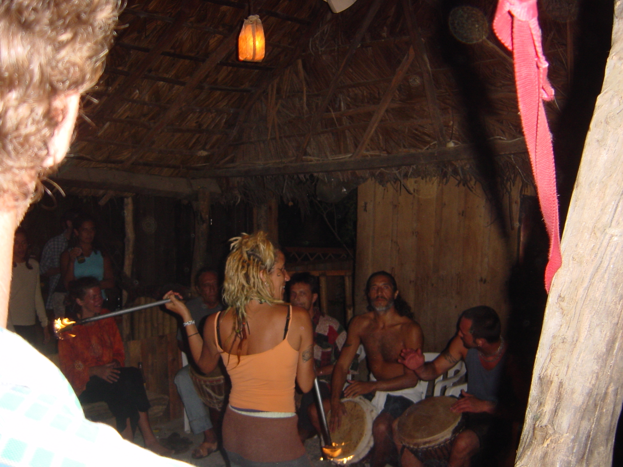 Dam hippies